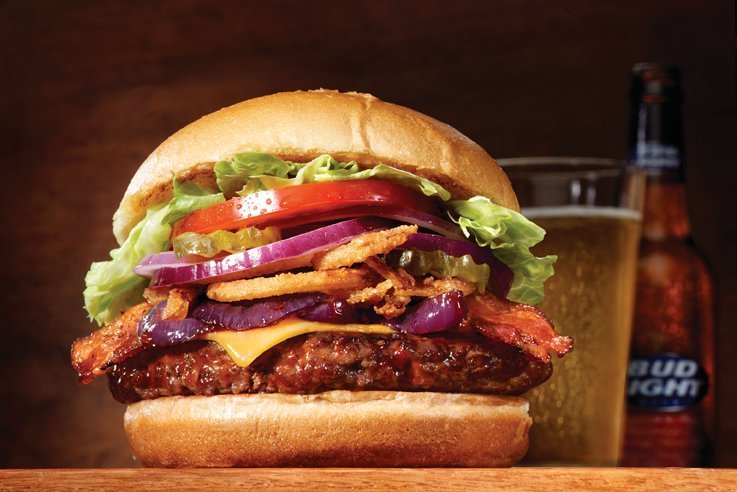 Clássico hamburguer do Smokey Bones