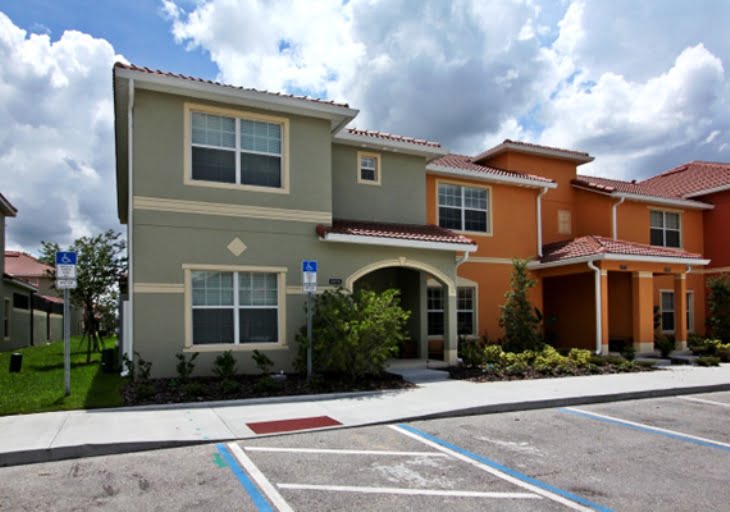 Brasileiros trocam os hoteis por casas em Orlando, diz Tribuna da Bahia